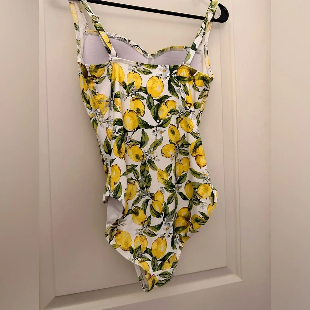 Nip Tuck One Piece Swimsuit  Sz6 - Picture 2 of 8